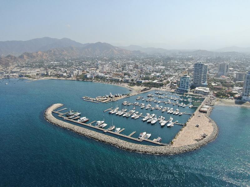 Grand Marina Suites Santa Marta Exterior photo